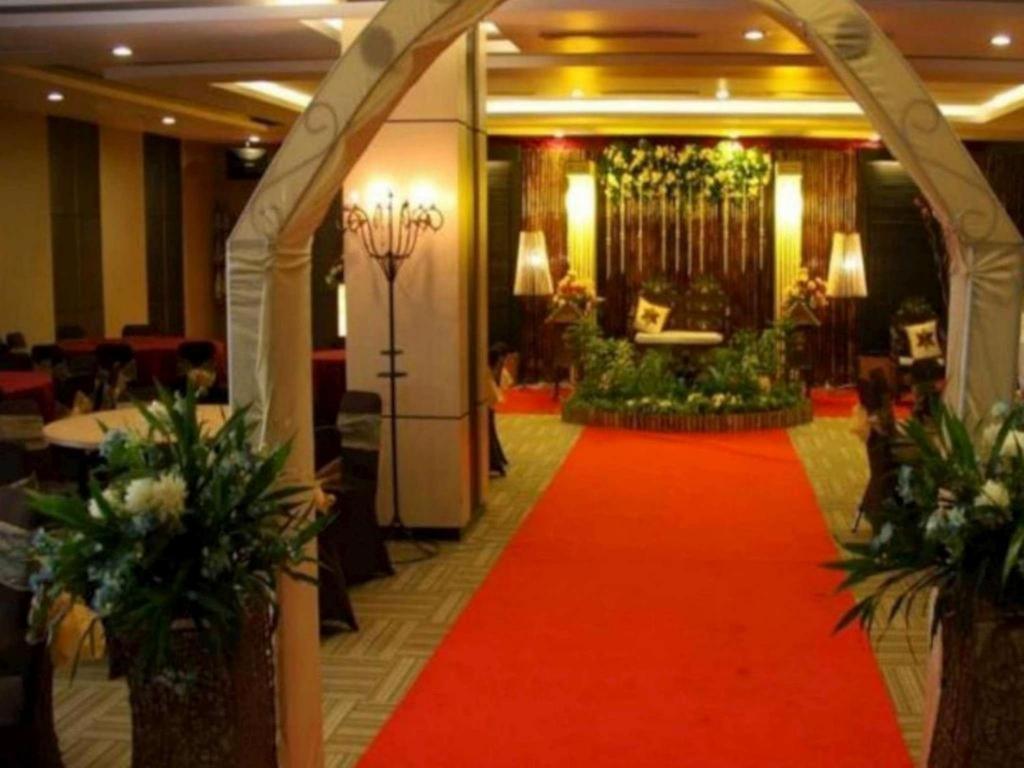 Orchardz Hotel Gajah Mada Pontianak Exterior foto