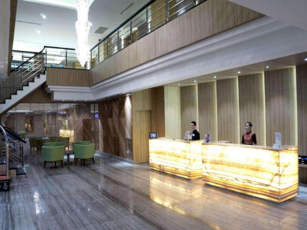 Orchardz Hotel Gajah Mada Pontianak Exterior foto