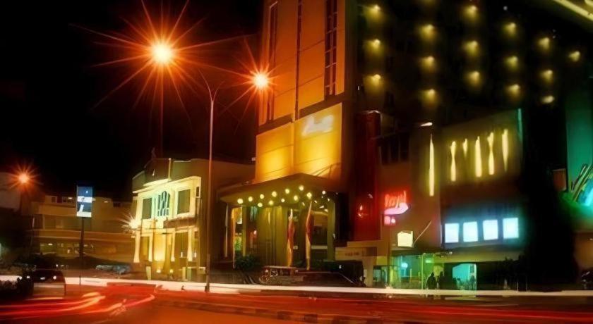 Orchardz Hotel Gajah Mada Pontianak Exterior foto