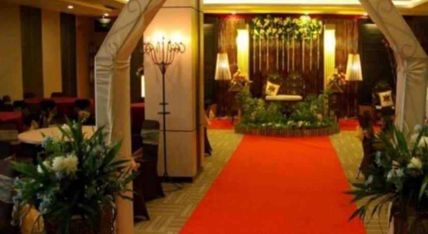 Orchardz Hotel Gajah Mada Pontianak Exterior foto