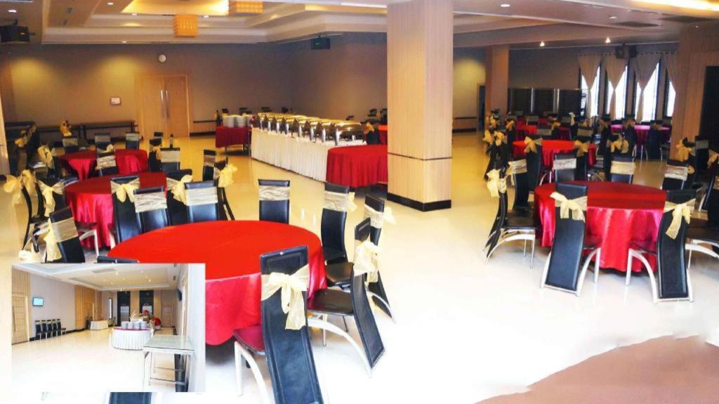 Orchardz Hotel Gajah Mada Pontianak Exterior foto