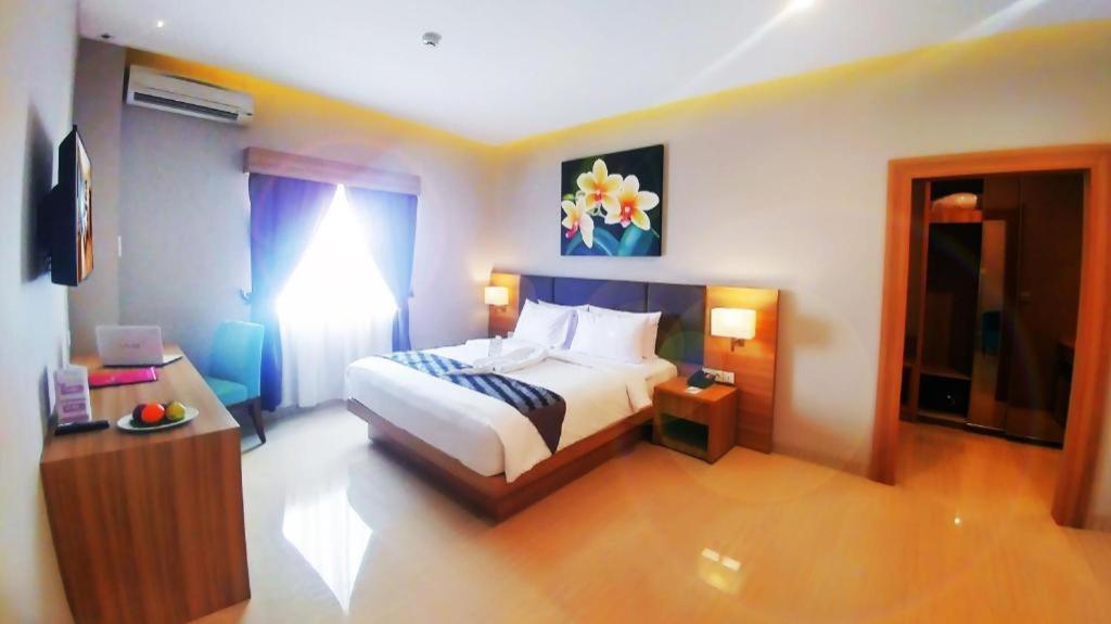 Orchardz Hotel Gajah Mada Pontianak Exterior foto