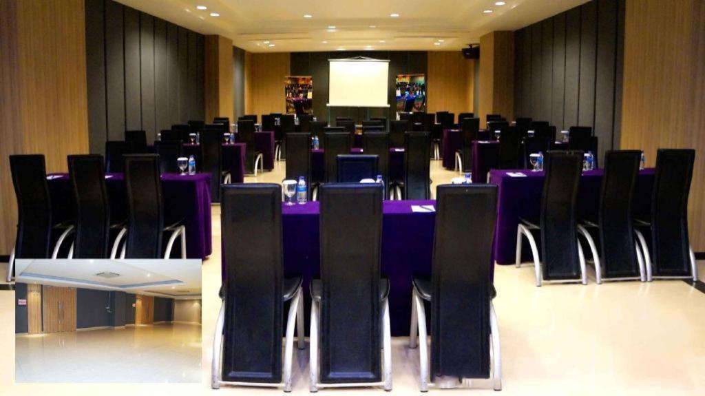 Orchardz Hotel Gajah Mada Pontianak Exterior foto